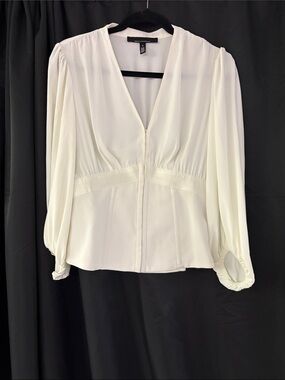 White House Black Market Cream V-Neck Long Sleeve Blouse